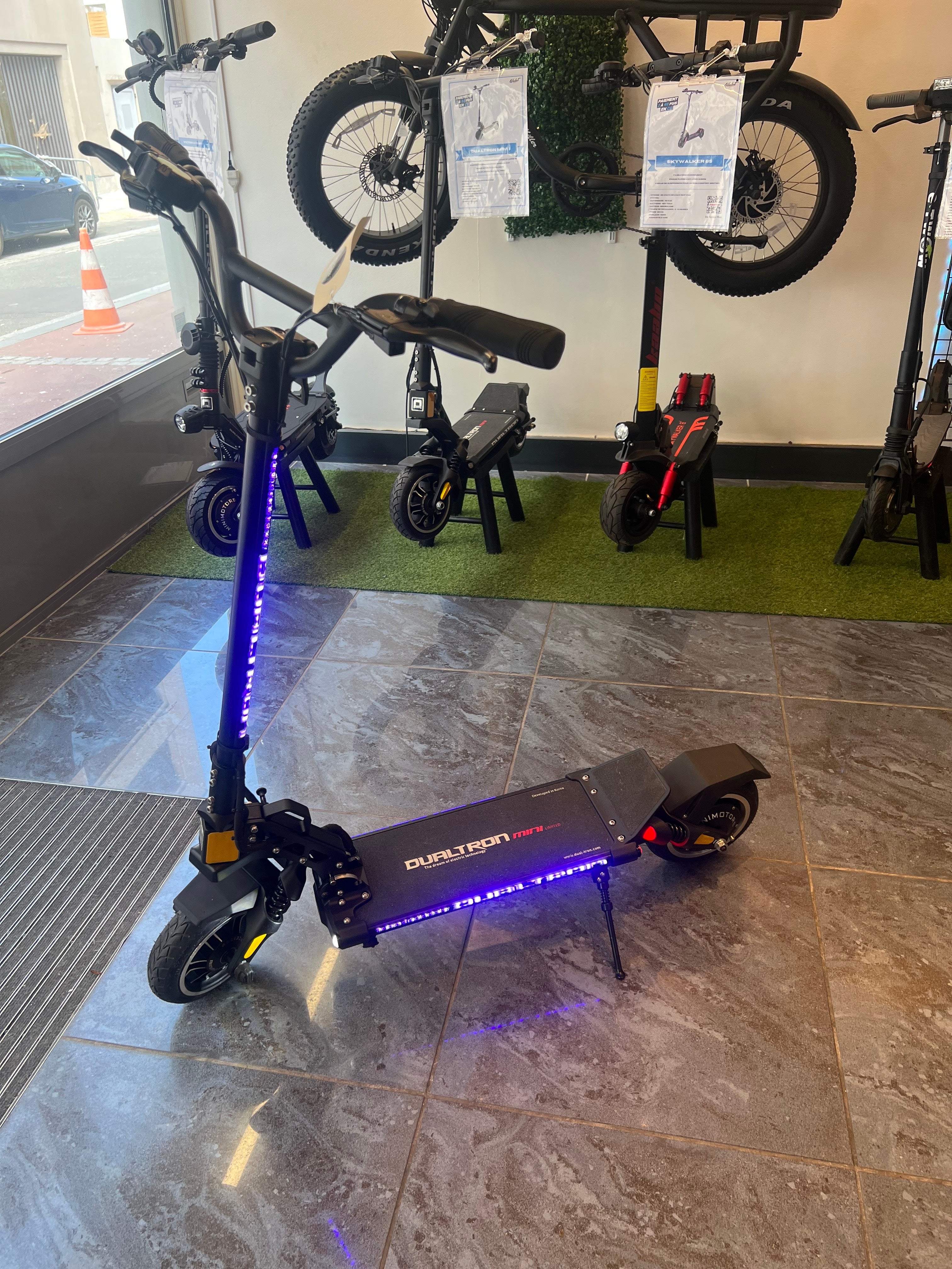 Trottinette Electrique Dualtron Mini Limited 52V 21Ah (avec pneu plein arrière) - Occasion