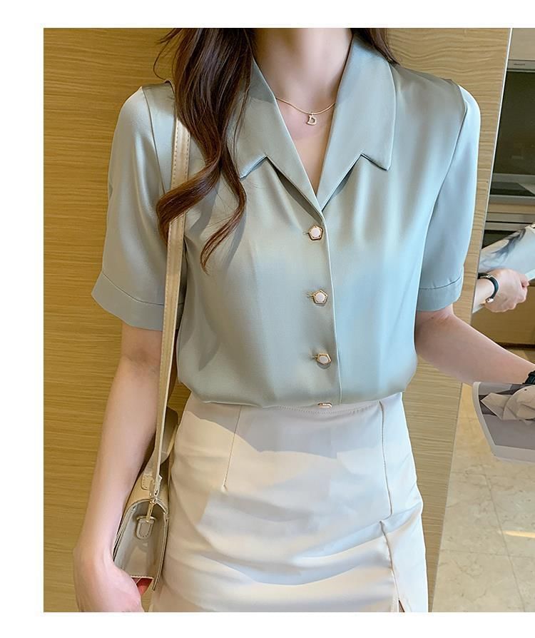 Hevnir - Blouse met korte mouwen en kraag
