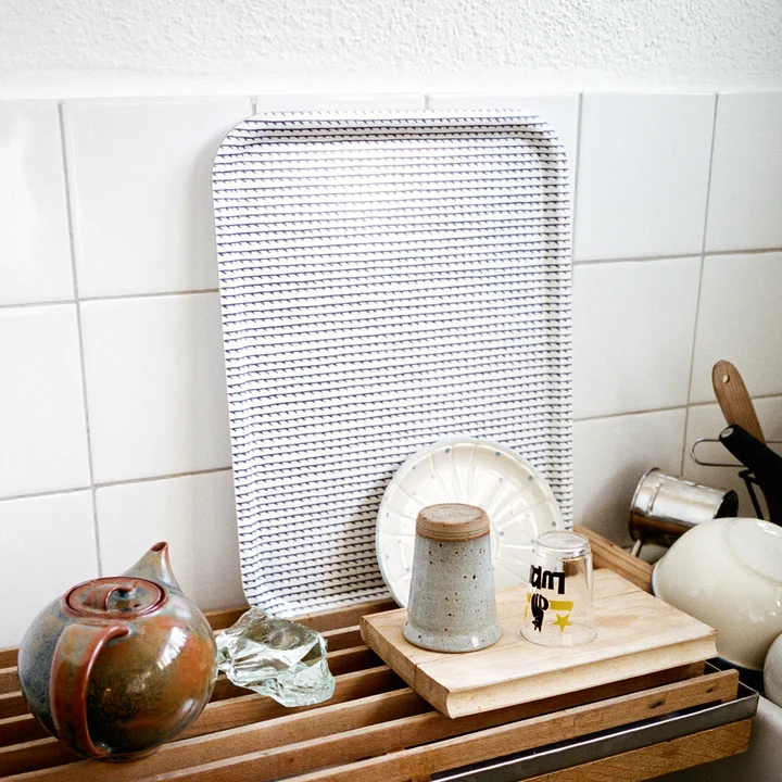 Artek - Rivi Tablett gross, weiss / blau