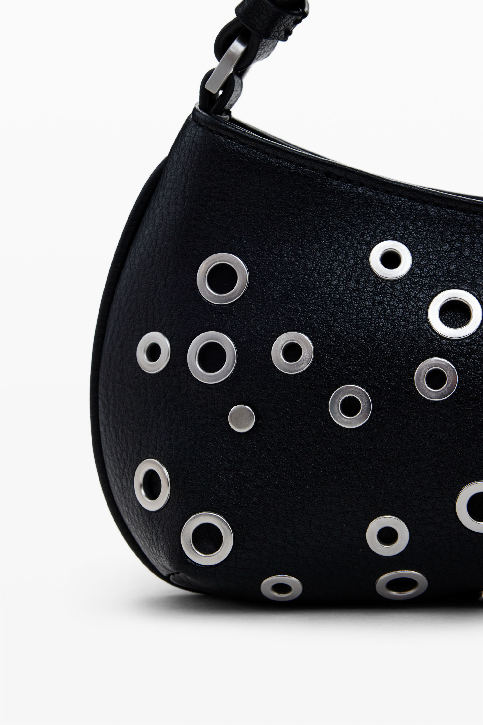 Bolso bandolera tachuelas