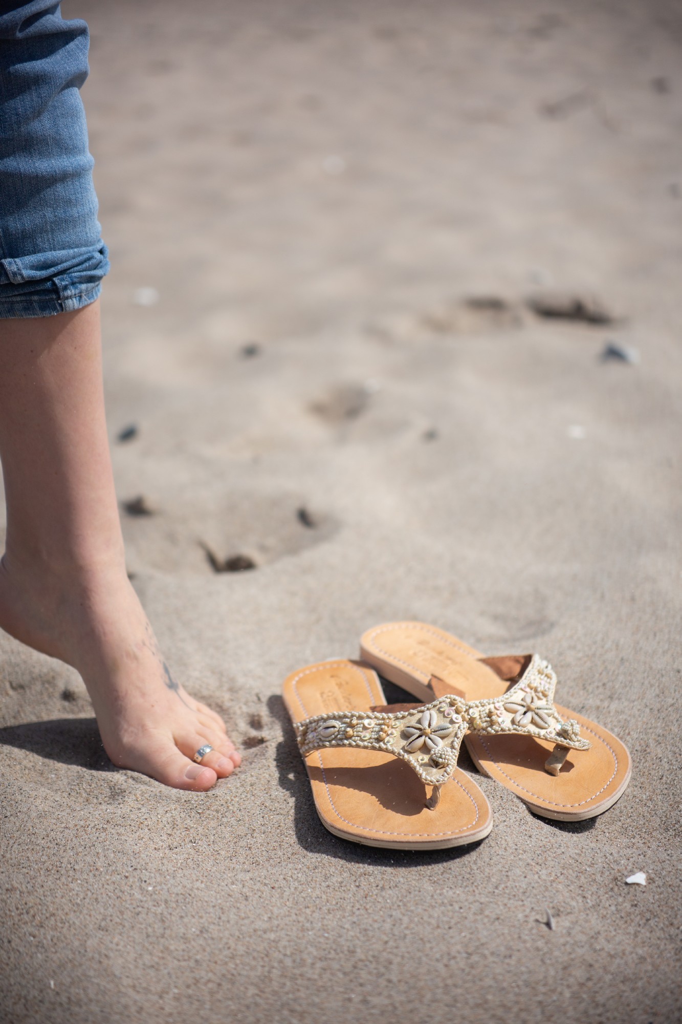Damensandalen mit Muscheln, Leder, Größe 37-42 günstig bestellen