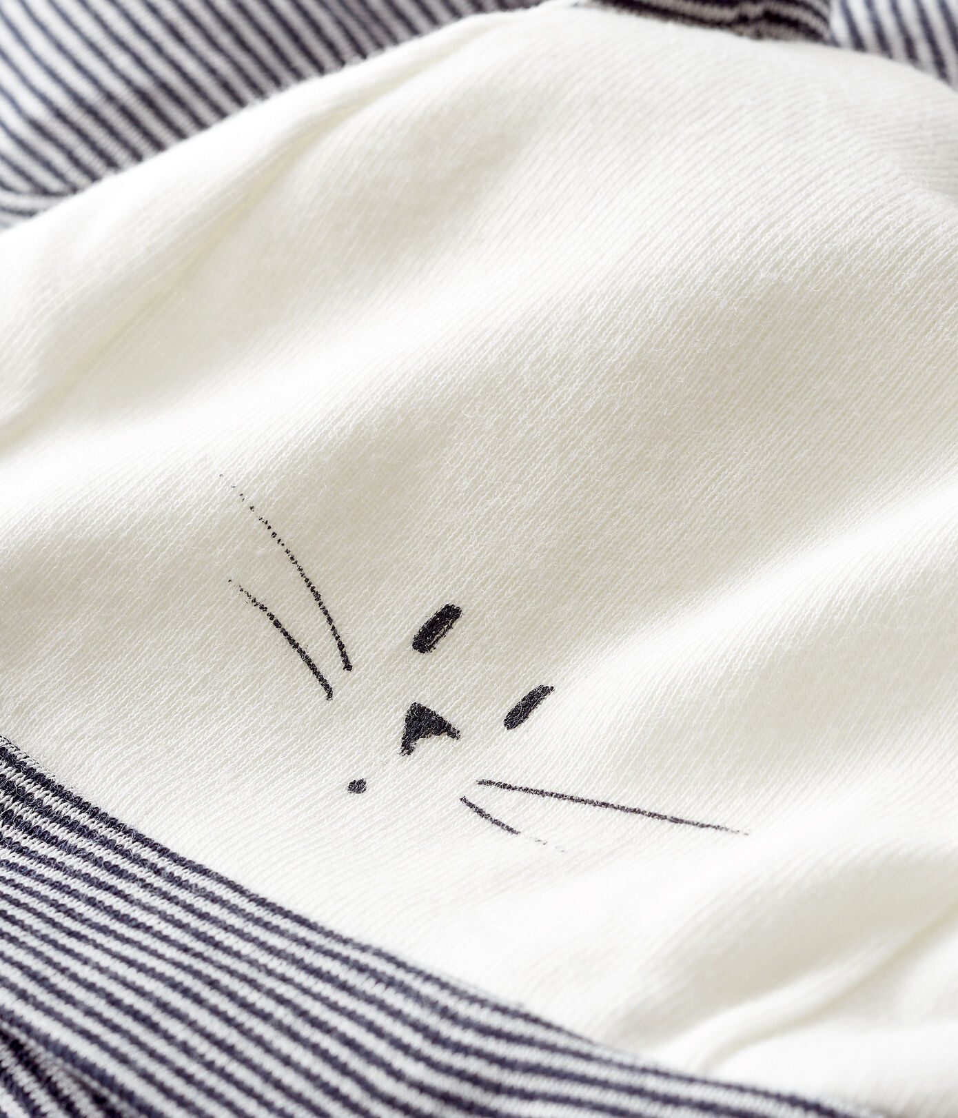 Lot bonnet naissance et chaussons bébé en côte