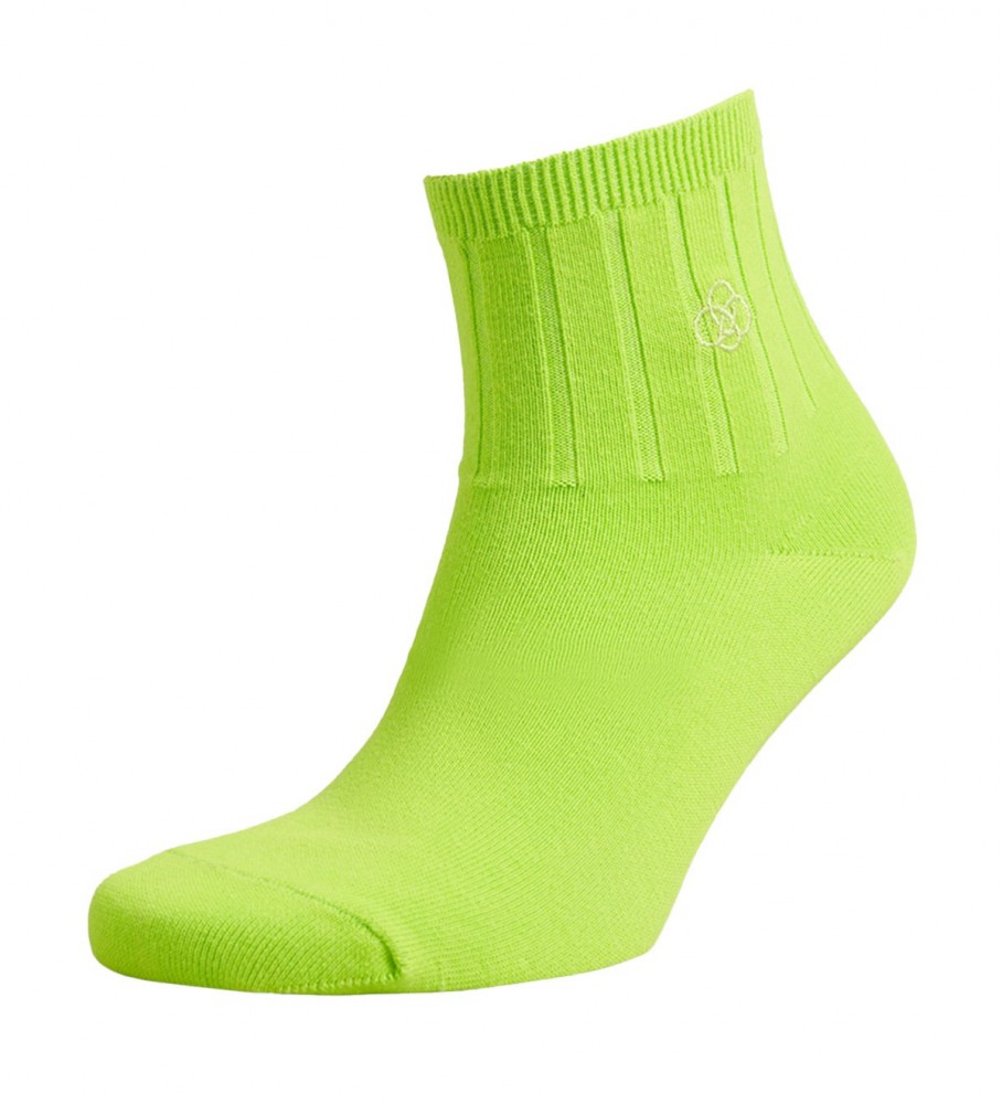 Superdry, pacote com 3 pares de meias cano curto, brancas e verdes.