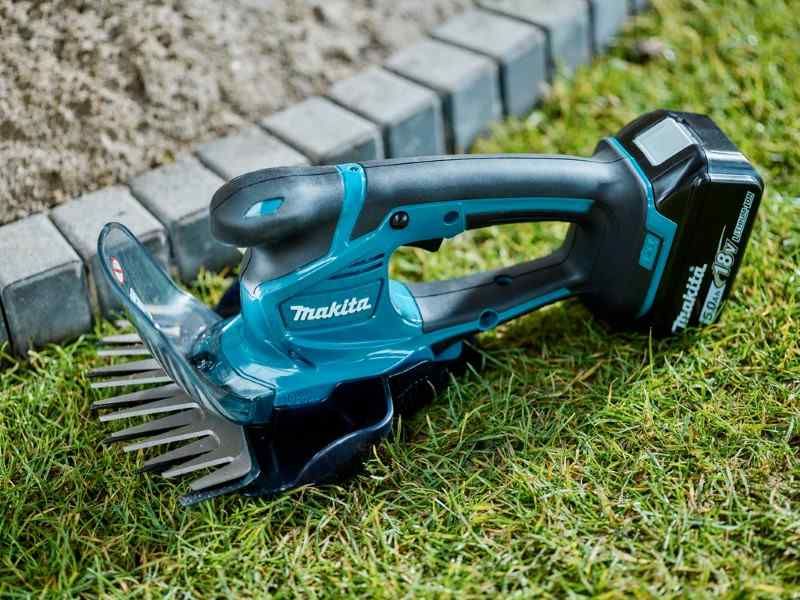 Makita DUM604PT4J LXT 18 V accu Grasschaar  5,0 ah accu (4 st), duo snellader, in mbox