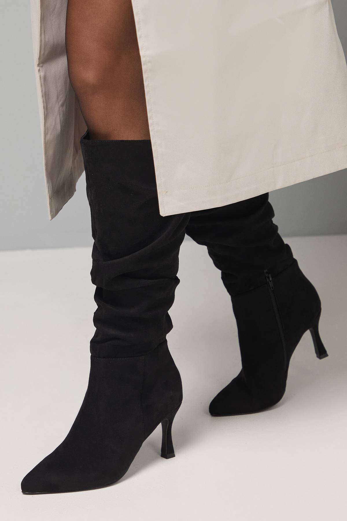 Wallis Bottes Hautes à Talon Aiguille Hibiscus Coupe Large en synthétique Froncé