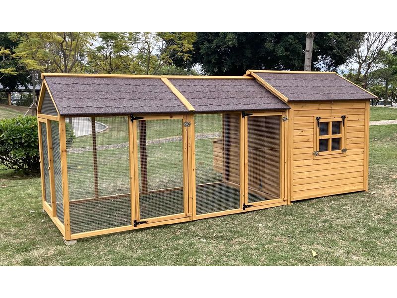 PetHomes Hühnerstall Open Ranch XL Isolierter Kleintierstall mit gedecktem Auslauf aus Massivholz (Tanne)