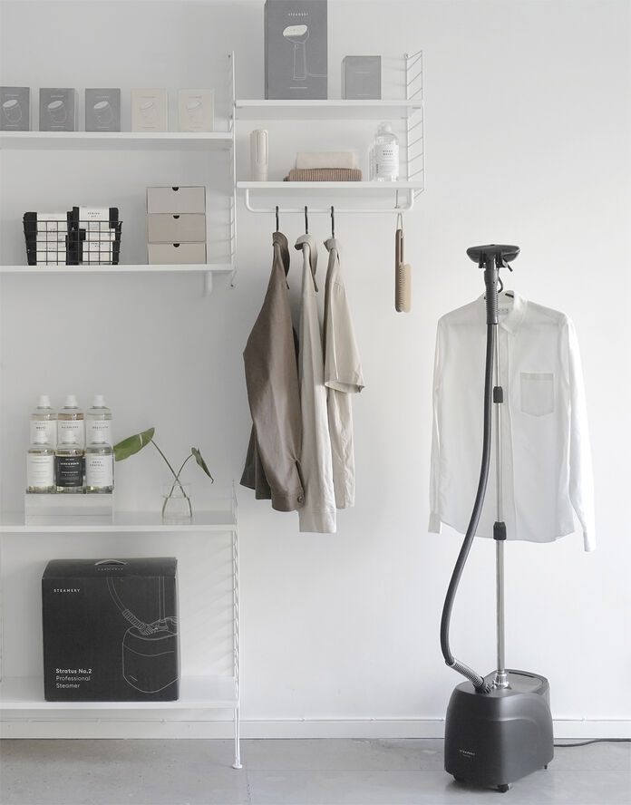 Steamery Stockholm Stratus Professional Steamer Black