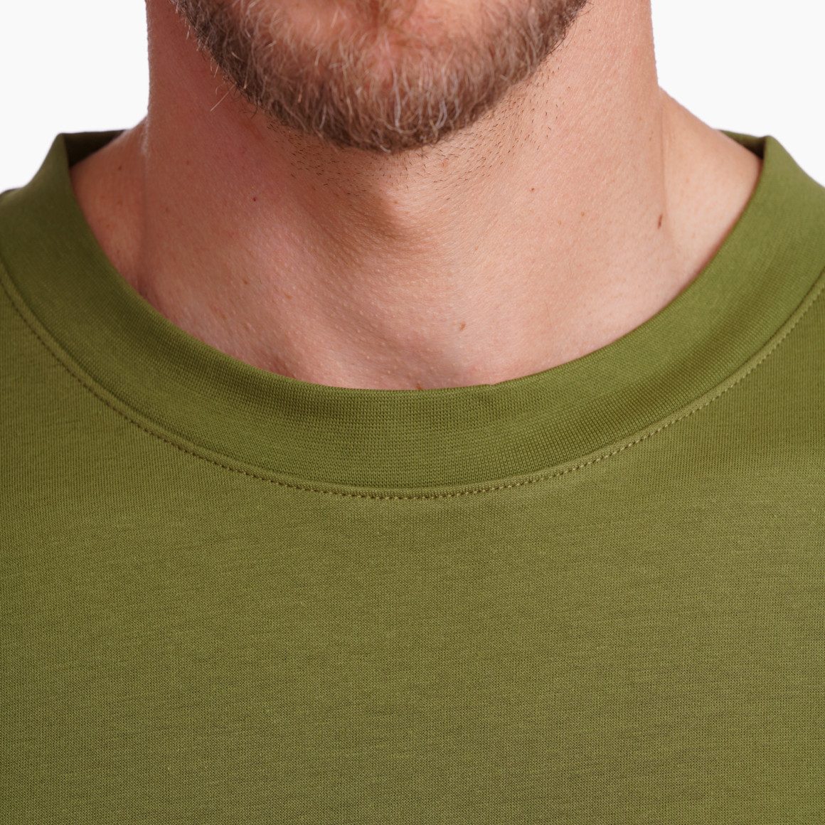 Jonas Nielsen Herren T-Shirt im Oversized-Look oliv
