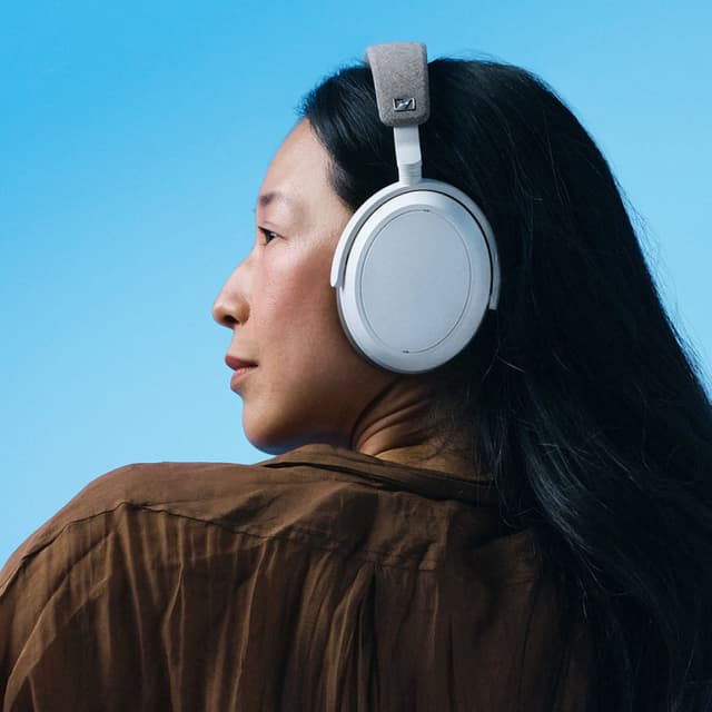 Sennheiser Momentum 4 trådløse around-ear høretelefoner (hvid)