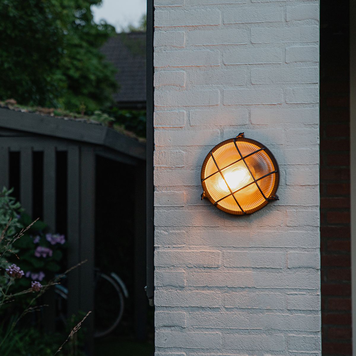 Industriële ronde wandlamp zwart IP44 - Noutica