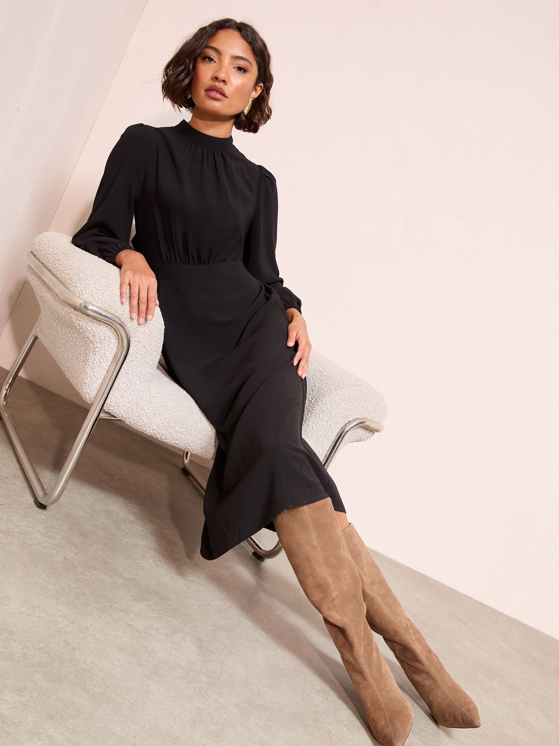 Zwart - Friends Like These Midi-jurk met opstaande kraag en lange mouwen en strikdetail