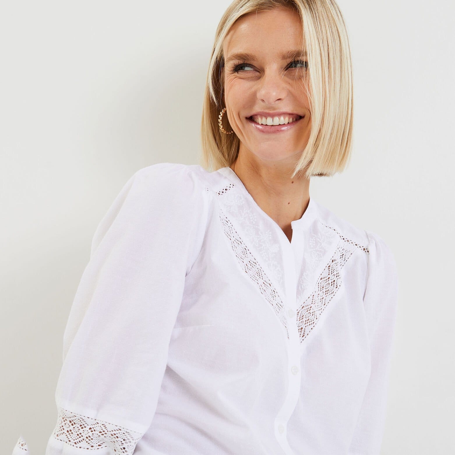 Chemise brodée femme