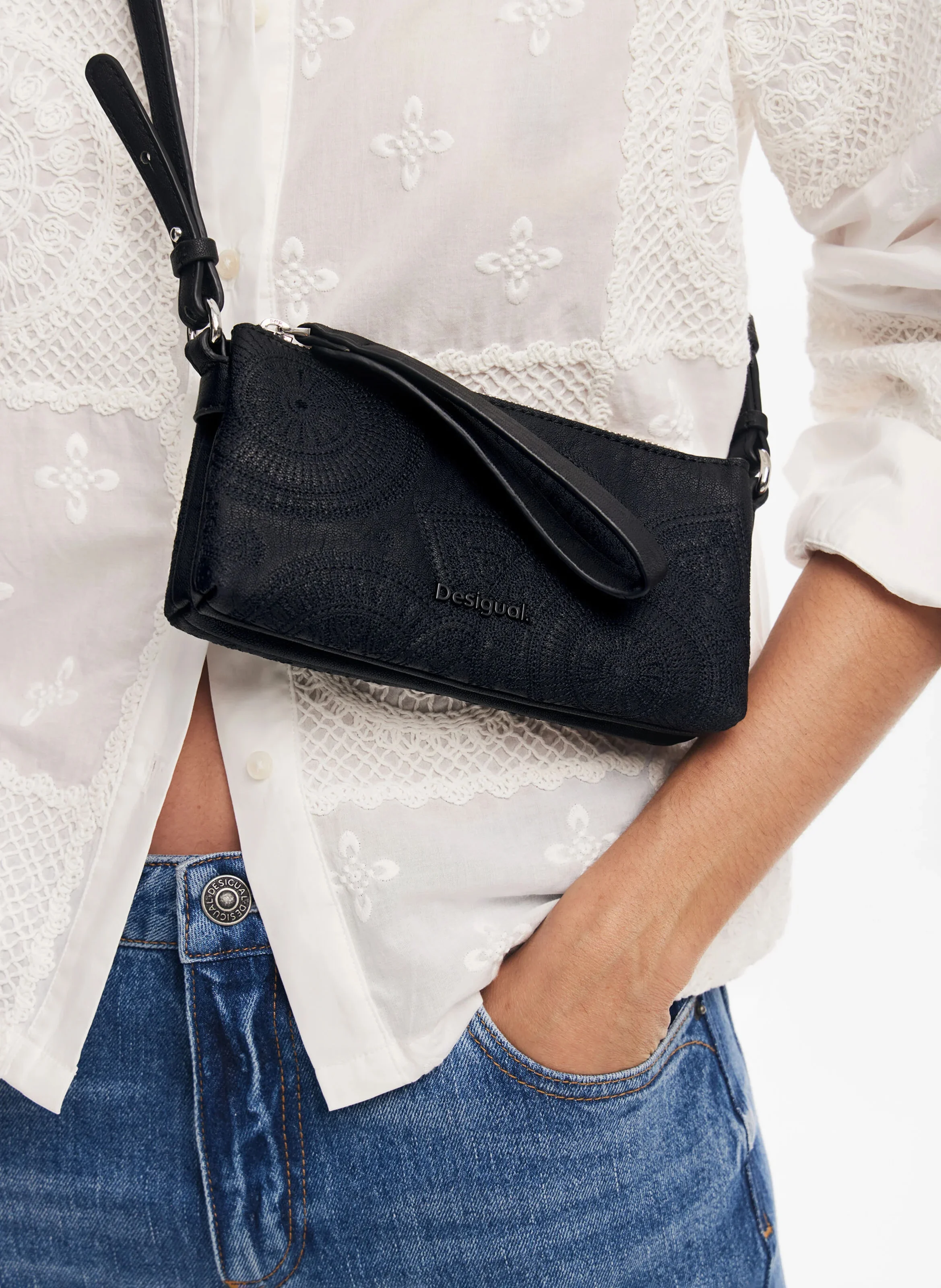 Sac bandoulière brodé effet cuir | Noir