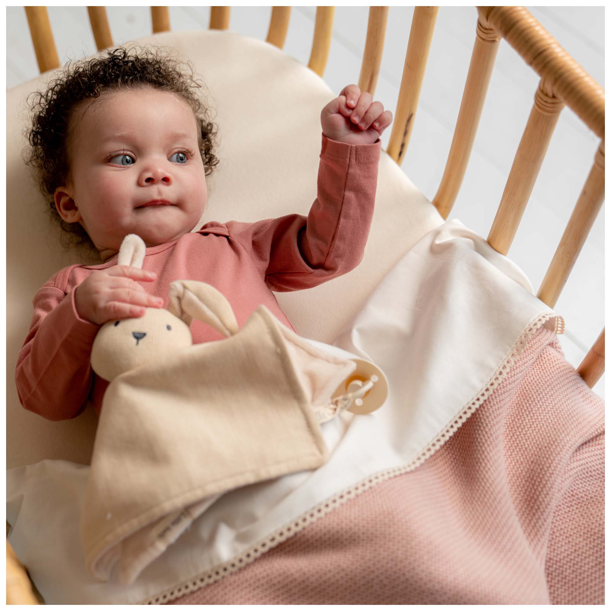 Prénatal wiegdeken Little Knits roze