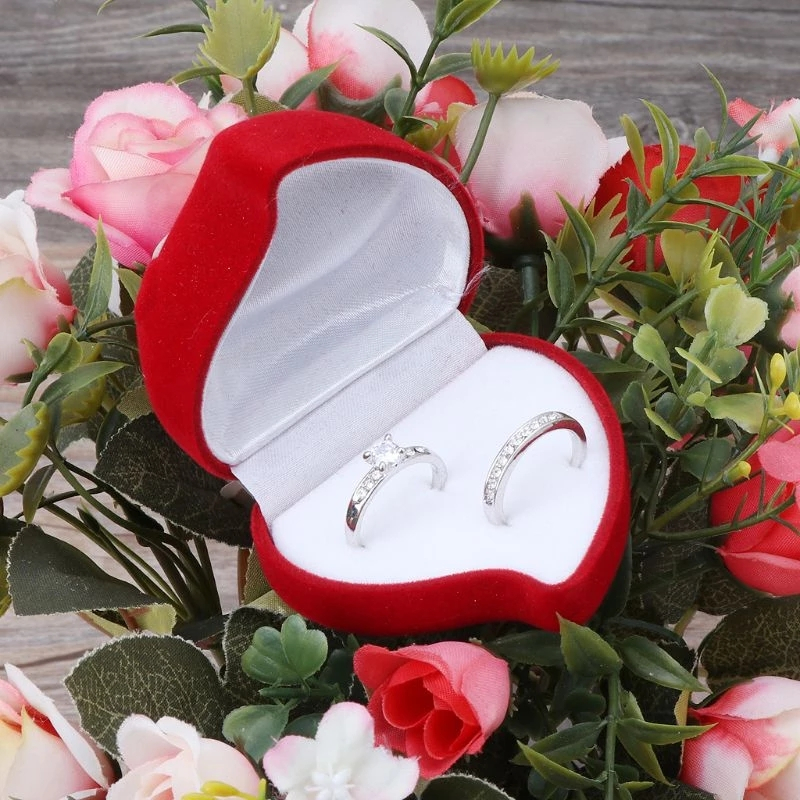 (6x6x4cm) Herz Ringschatulle Samt Schmuck Organizer Box für Ringe / Ohrringe - Rot / Weiss