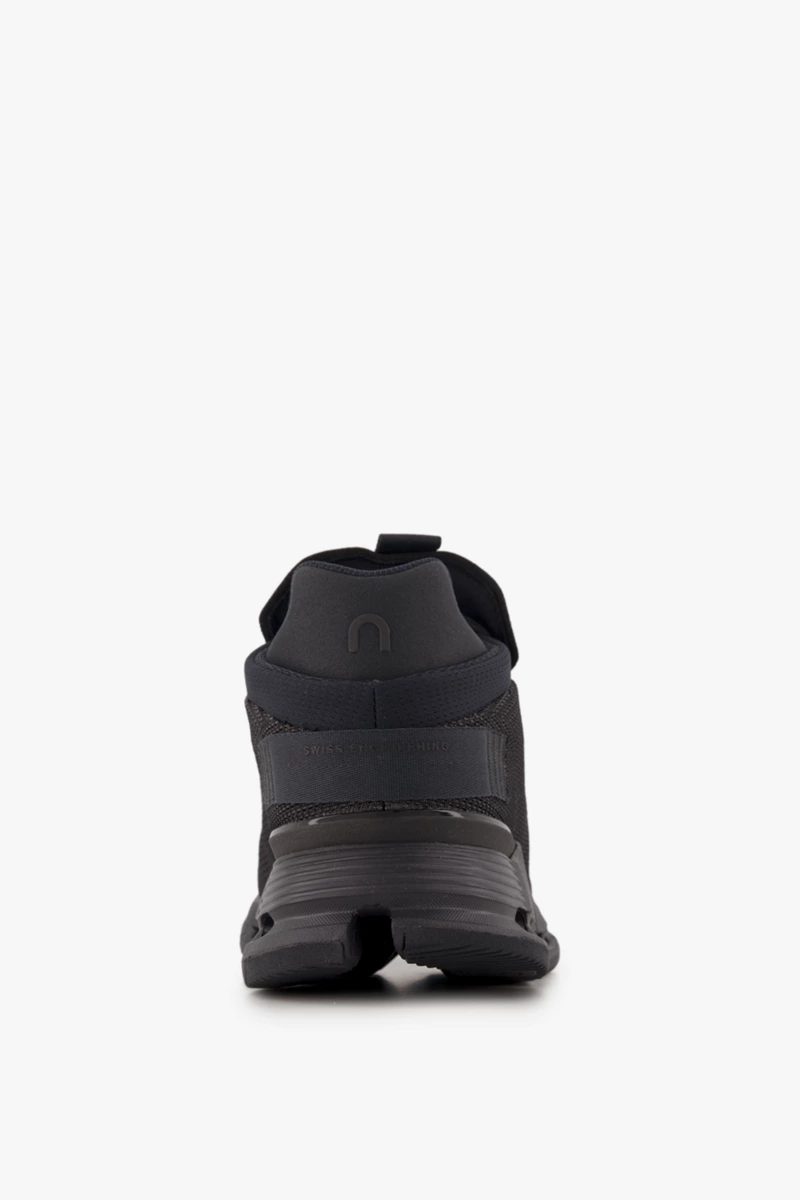 ON Cloudnova Herren Sneaker