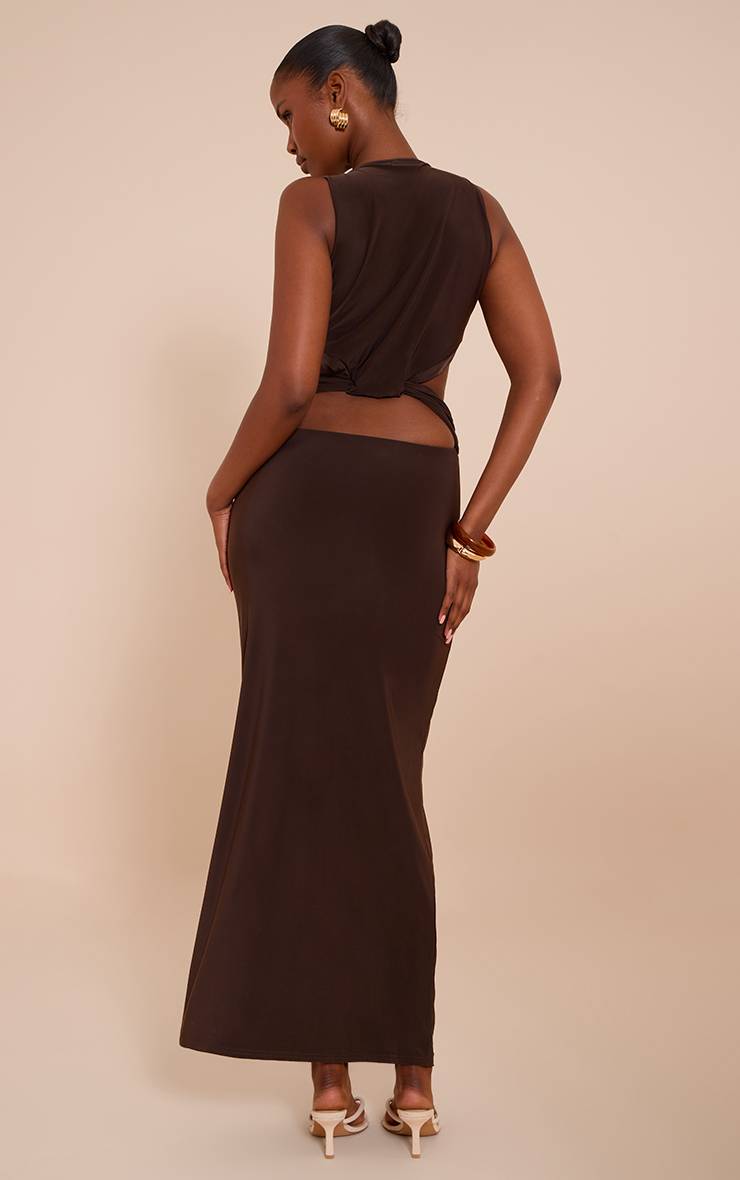 Chocolat Robe Longue Moulante À Double Couche Avec Décolleté Plongeant Et Découpes
