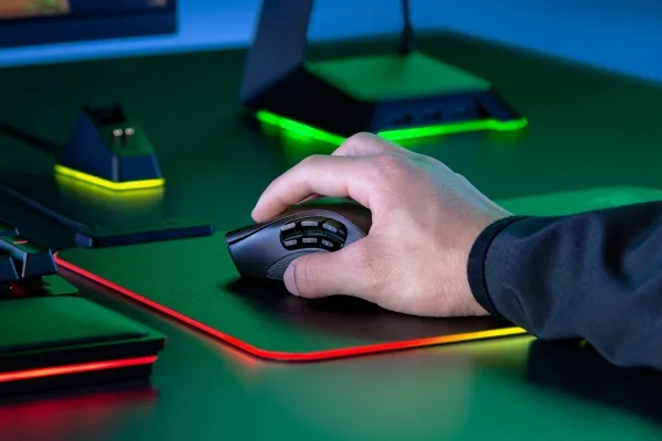 Razer Naga Pro - Mus - ergonomisk - højrehåndet - optisk - 20 knapper - trådløs - Bluetooth - Bluetooth USB adapter
