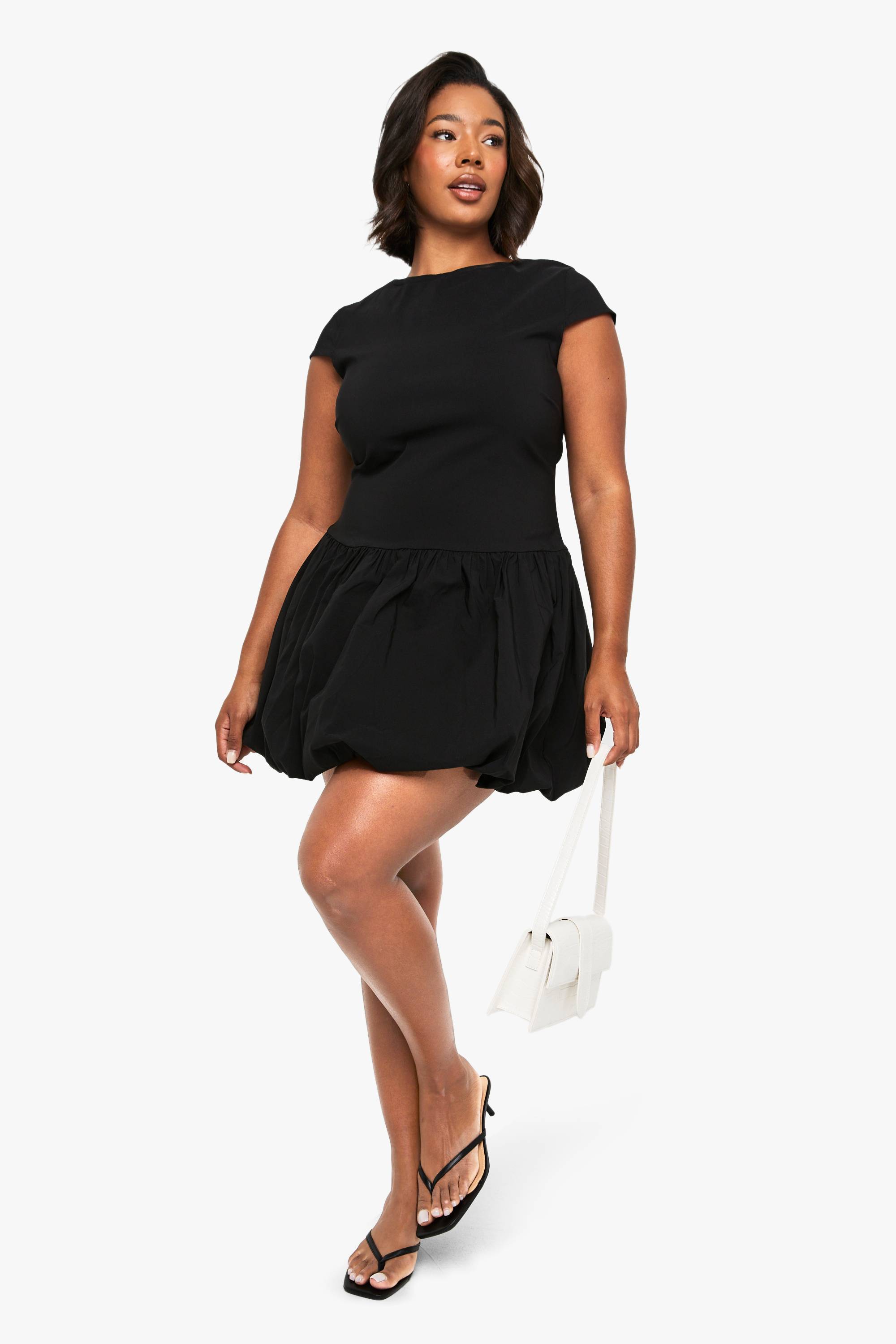 boohoo plus robe mini bouffante en bengaline à manches cap