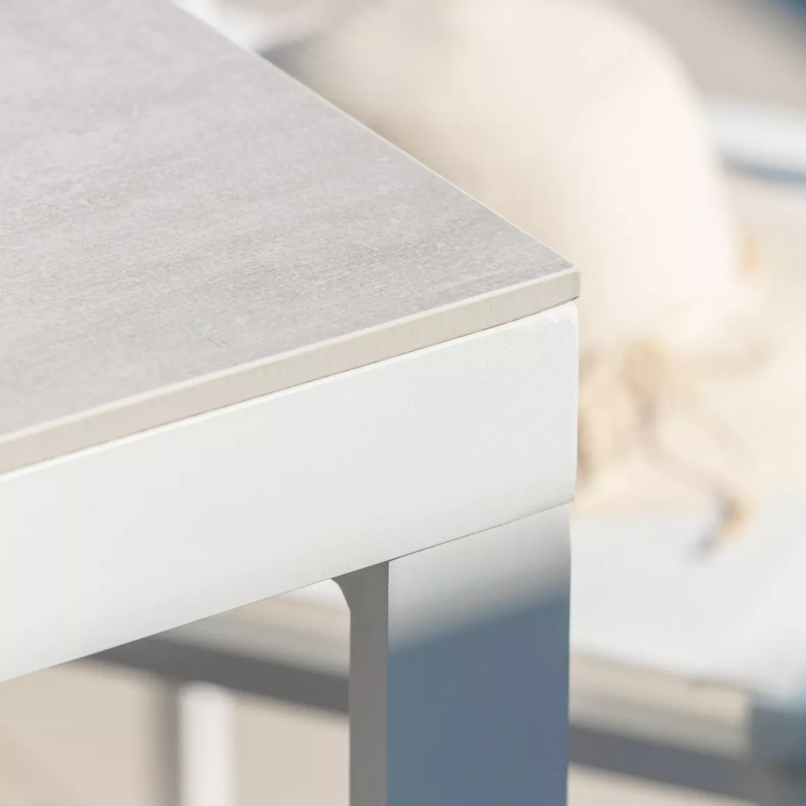 Table de jardin en aluminium et céramique 8 places (180 x 90 cm) Kore Blanc et gris clair