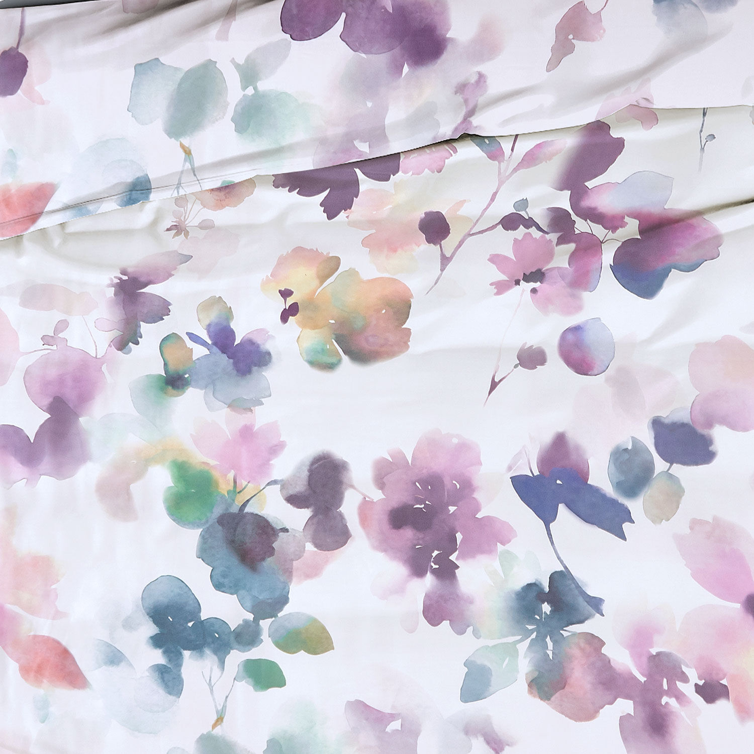Bettwäsche mit blumigem Aquarellmuster