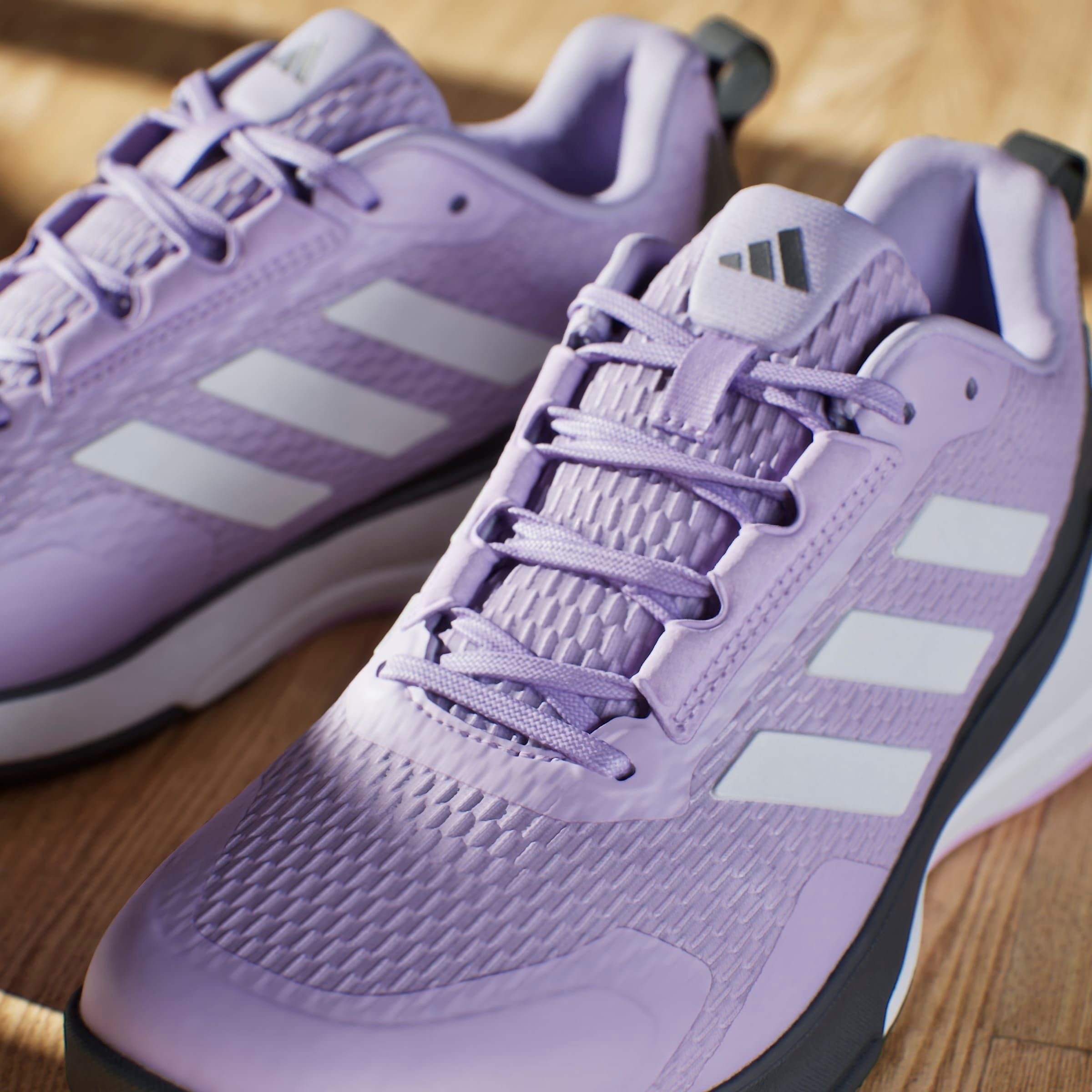 adidas Performance Hallenschuh »NOVAFLIGHT 2 INDOOR«  besonders geeignet für Handball und Volleyball