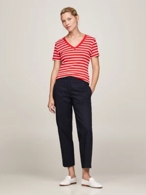 Camiseta Slim Fit com Decote em V e Textura Canelada