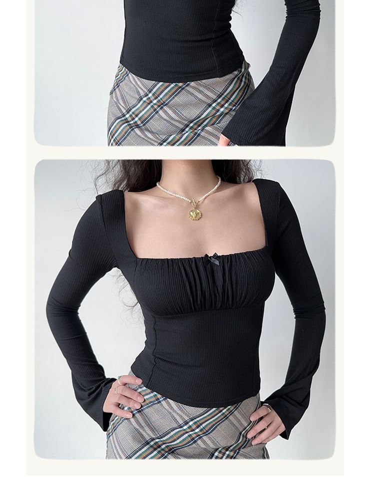 Sinora - Lange mouwen, effen crop top met vierkante hals