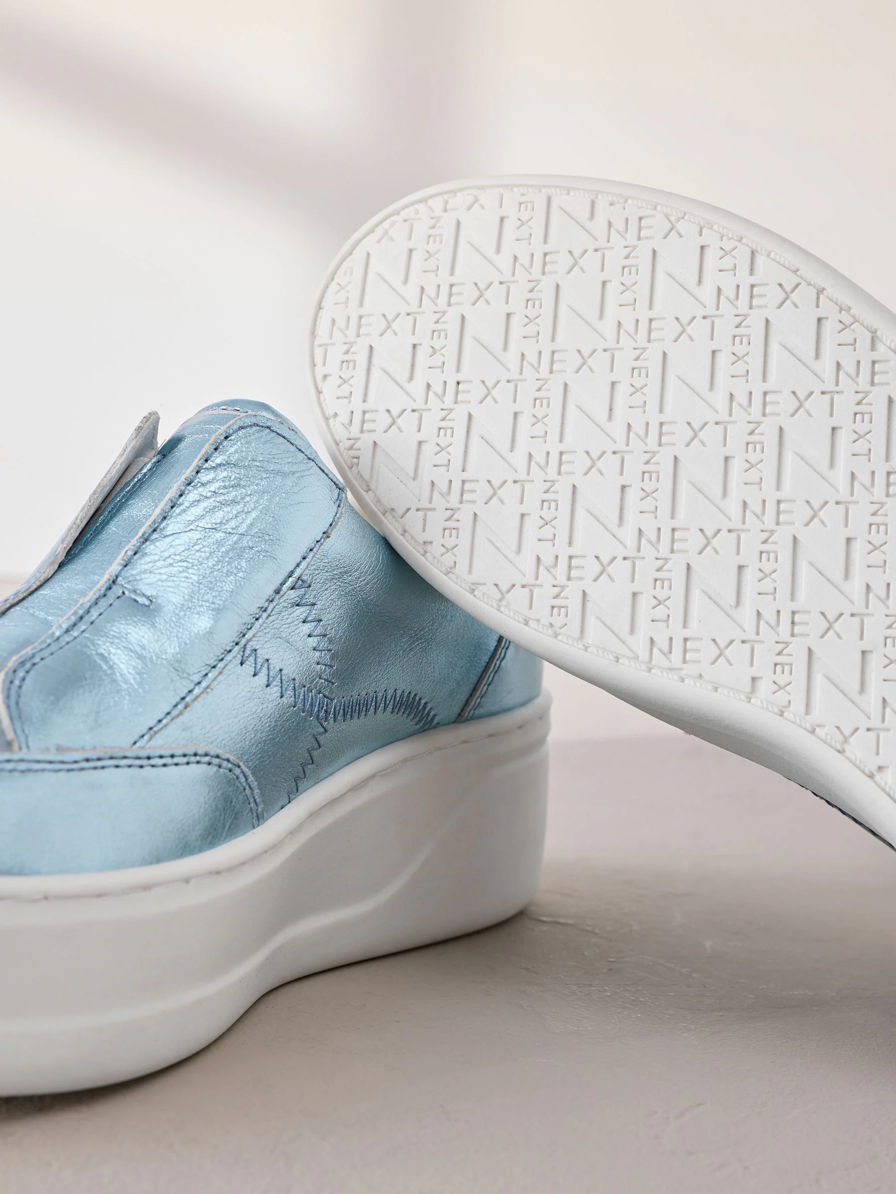 Metallic - Signature leren instapsneakers met dikke zool en plateauzool