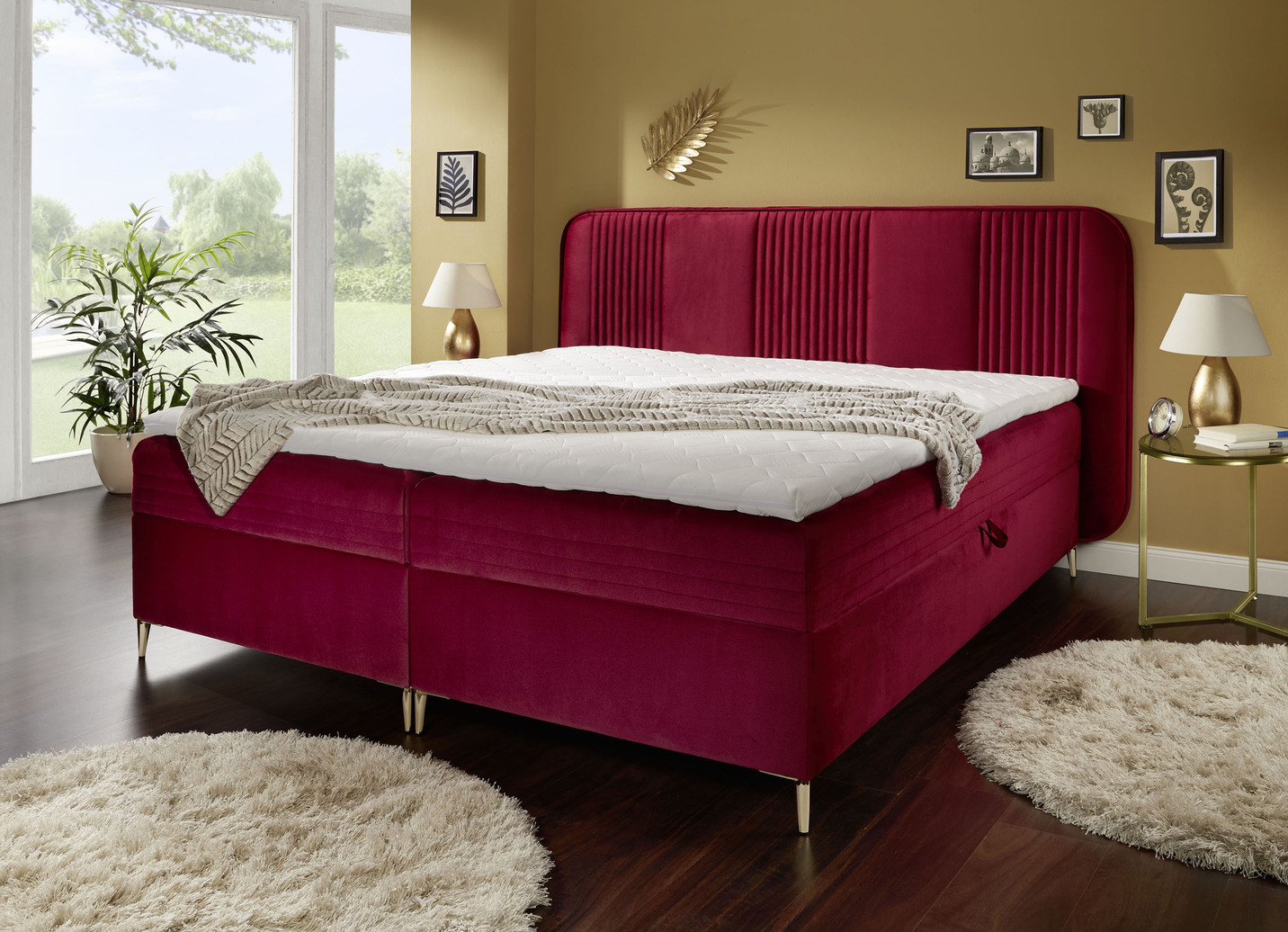 Boxspringbett mit Bettkasten und Topper