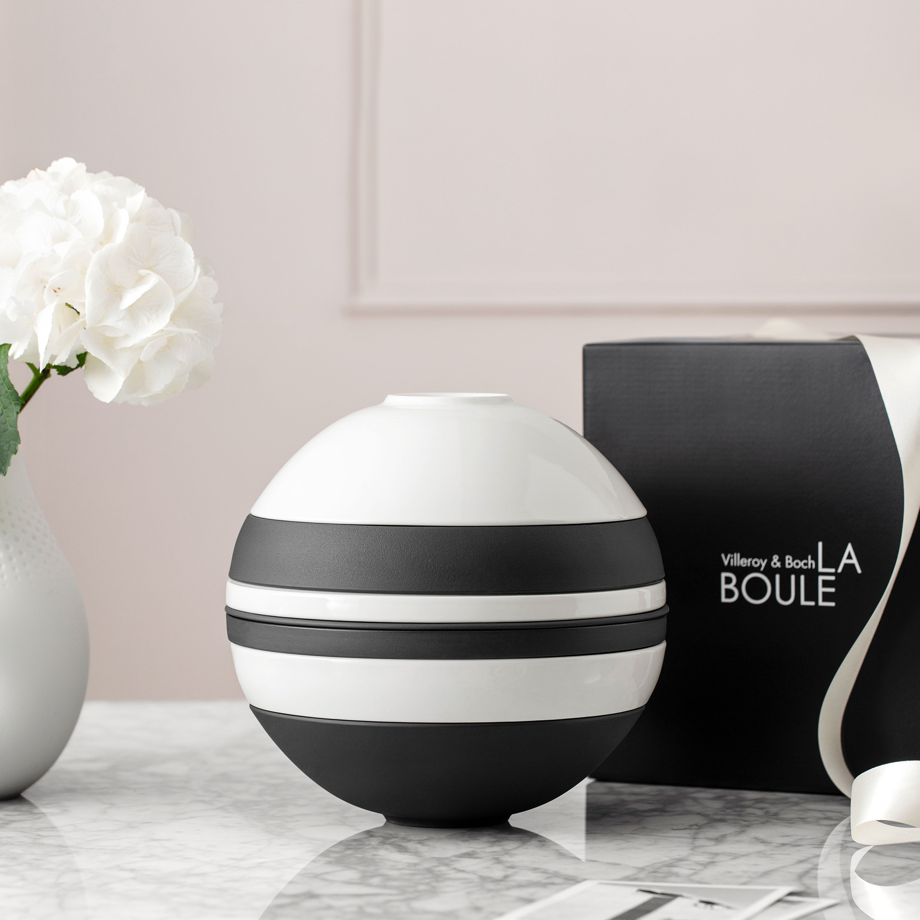 La Boule Dinnerware set Black, Premium Porcelain