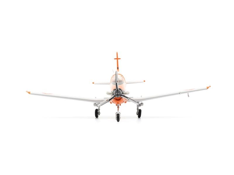 ACE Pilatus PC-7 A-932 - Ursprungsbemalung Orange 1:72 Detailliertes Flugzeugmodell