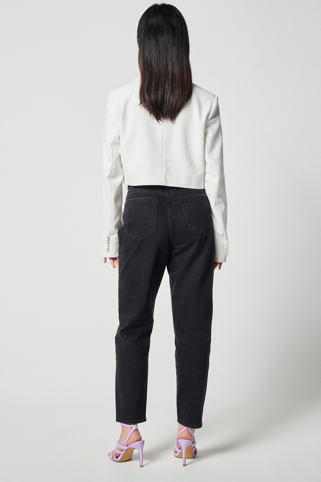 Calça jeans mom de cintura alta