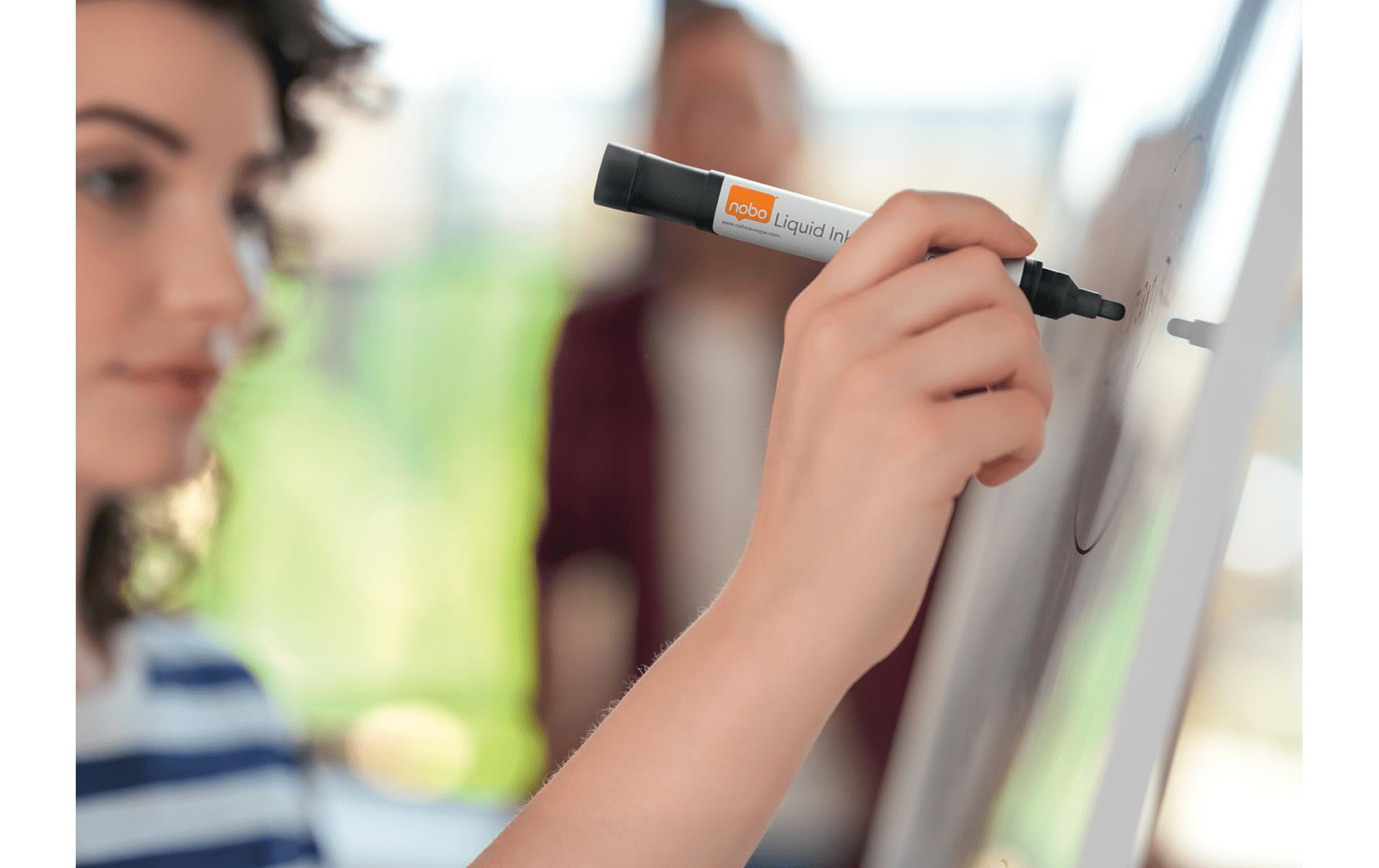 Liquid Ink Boardmarker, trocken abwischbar, 6 Stück3-in-1 Liquid Ink Boardmarker liefern auf Whiteboards, Flipcharts und OHP-Folien ein klares, farbintensives Schriftbild. Packungsinhalt: 6 trocken abwischbare Boardmarker mit 3-mm feiner Standard