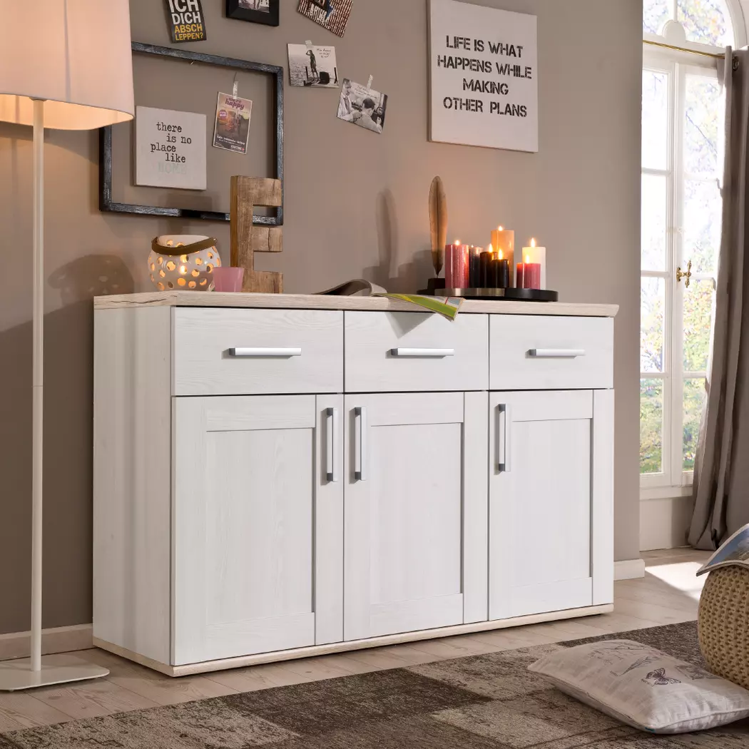 Sideboard Romance