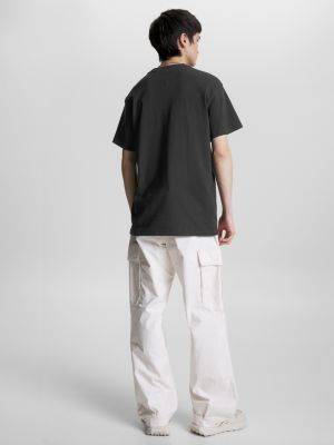 Camiseta com logo e modelagem relaxada