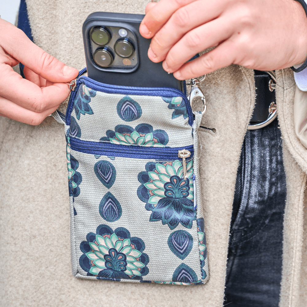Pochette Téléphone Matelassée Lotus Vert