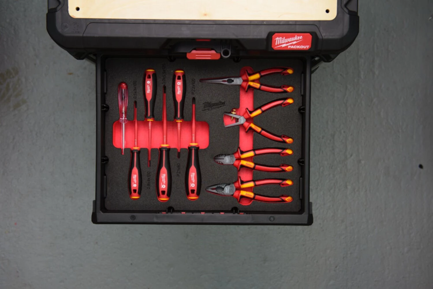Milwaukee Gereedschapsset 4932493637 PACKOUT™ in foam inlay - 10-delig - voor elektriciens