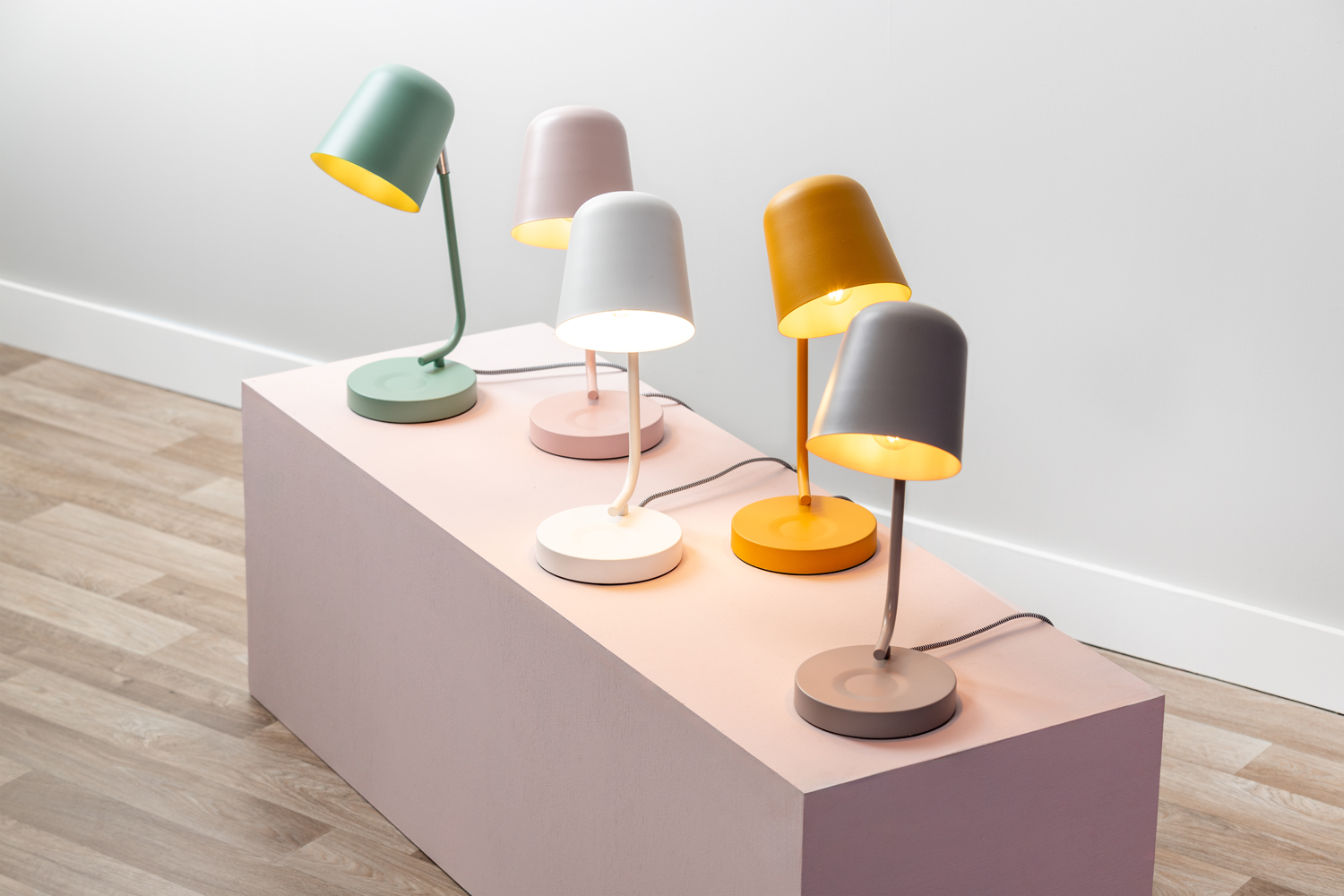 Table lamp Encantar matt ochre yellow