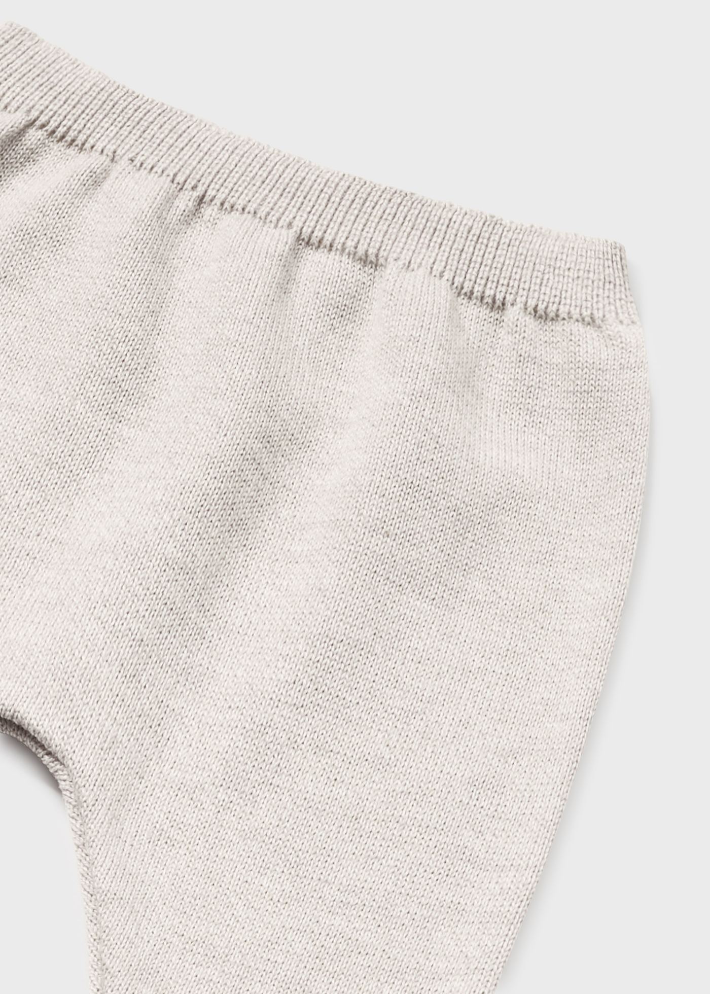 Conjunto de malha de 2 peças Better Cotton para recém-nascidos na cor nude.