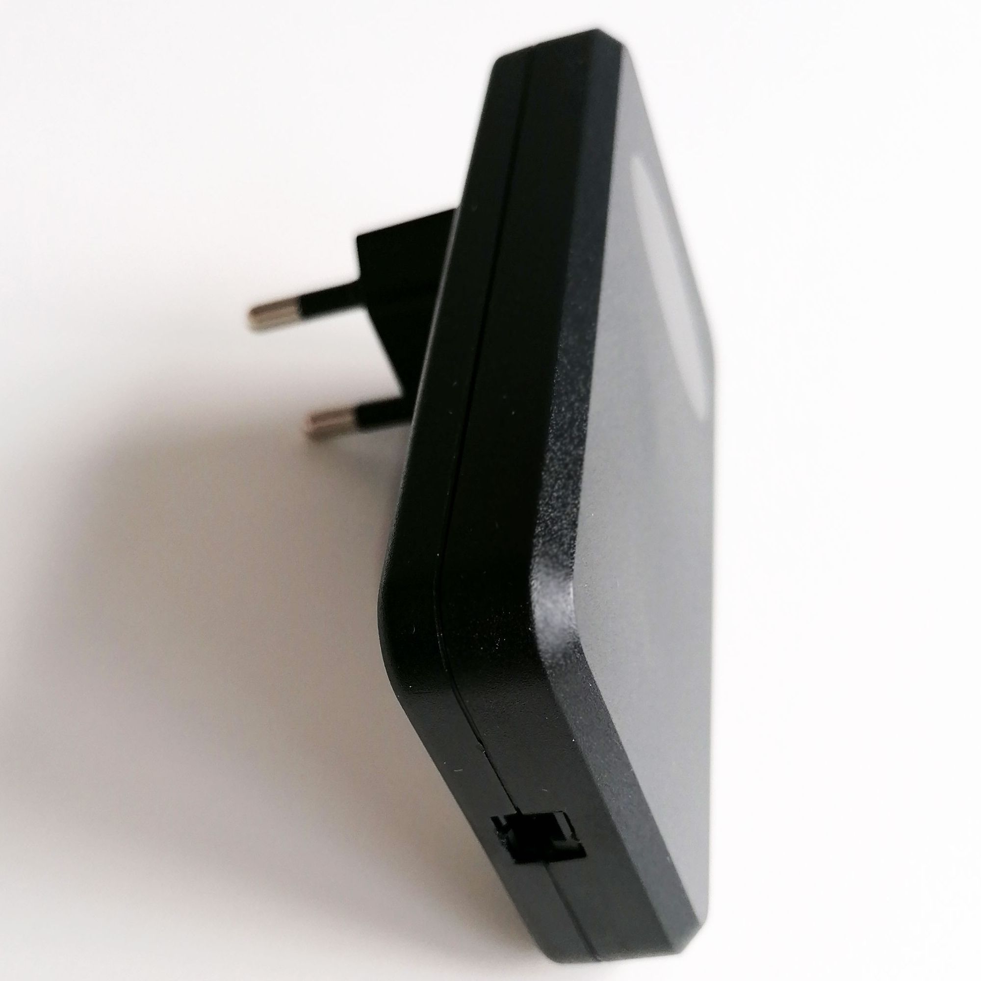 kalb | 12VDC QI Unterbau und Einbau Ladegerät grau Ladedistanz 3 - 18 mm Smart Wireless
