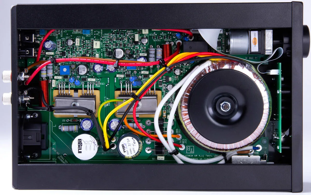 Rega IO Amplis hi-fi stéréo