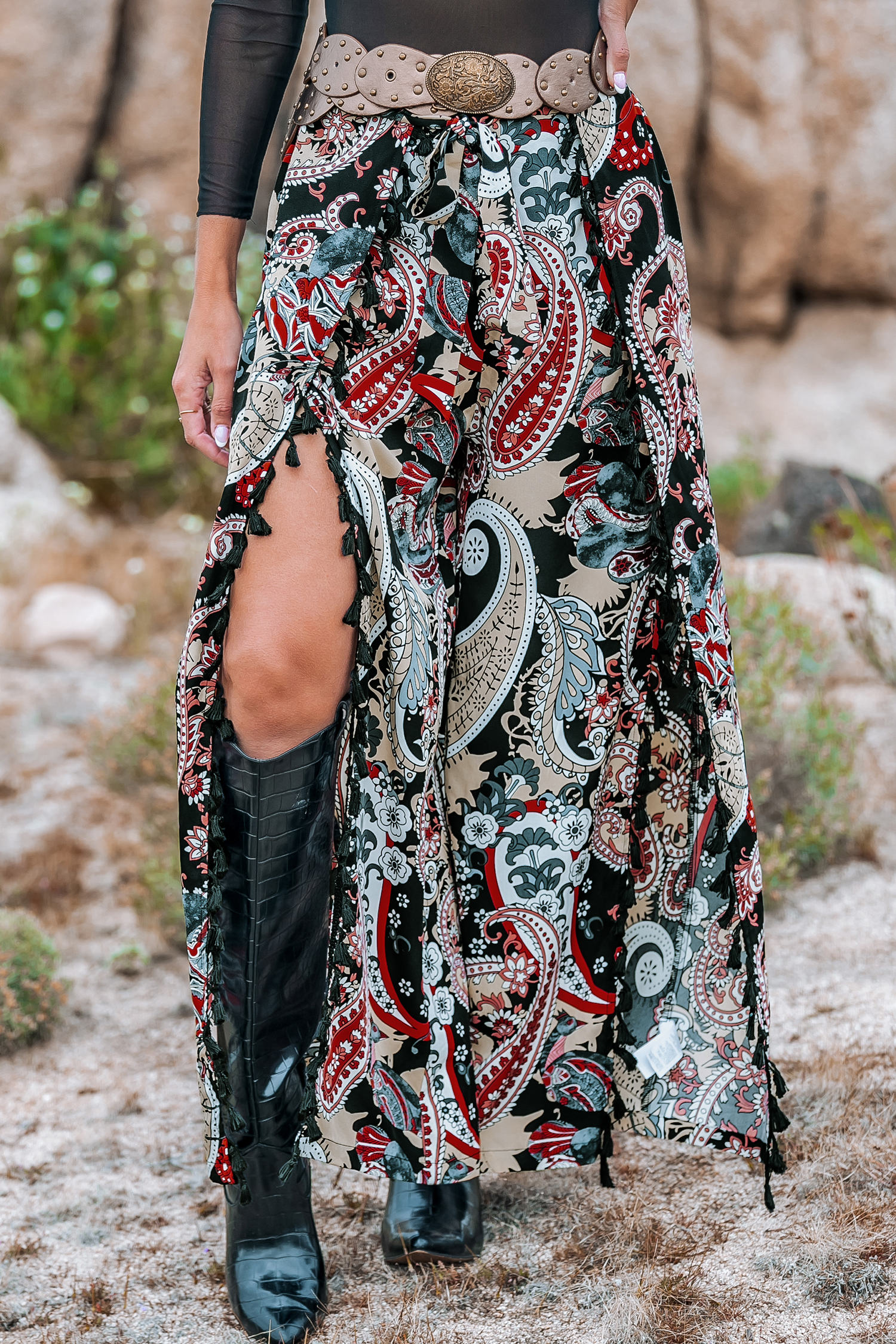 Pantalon à jambe large avec glands paisley