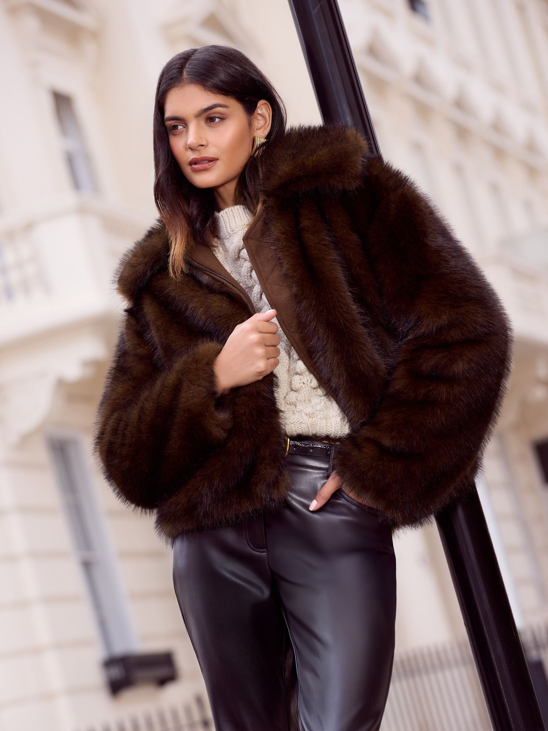 Chocoladebruin - Friends Like These Short Faux Fur Collar Zip Through Coat