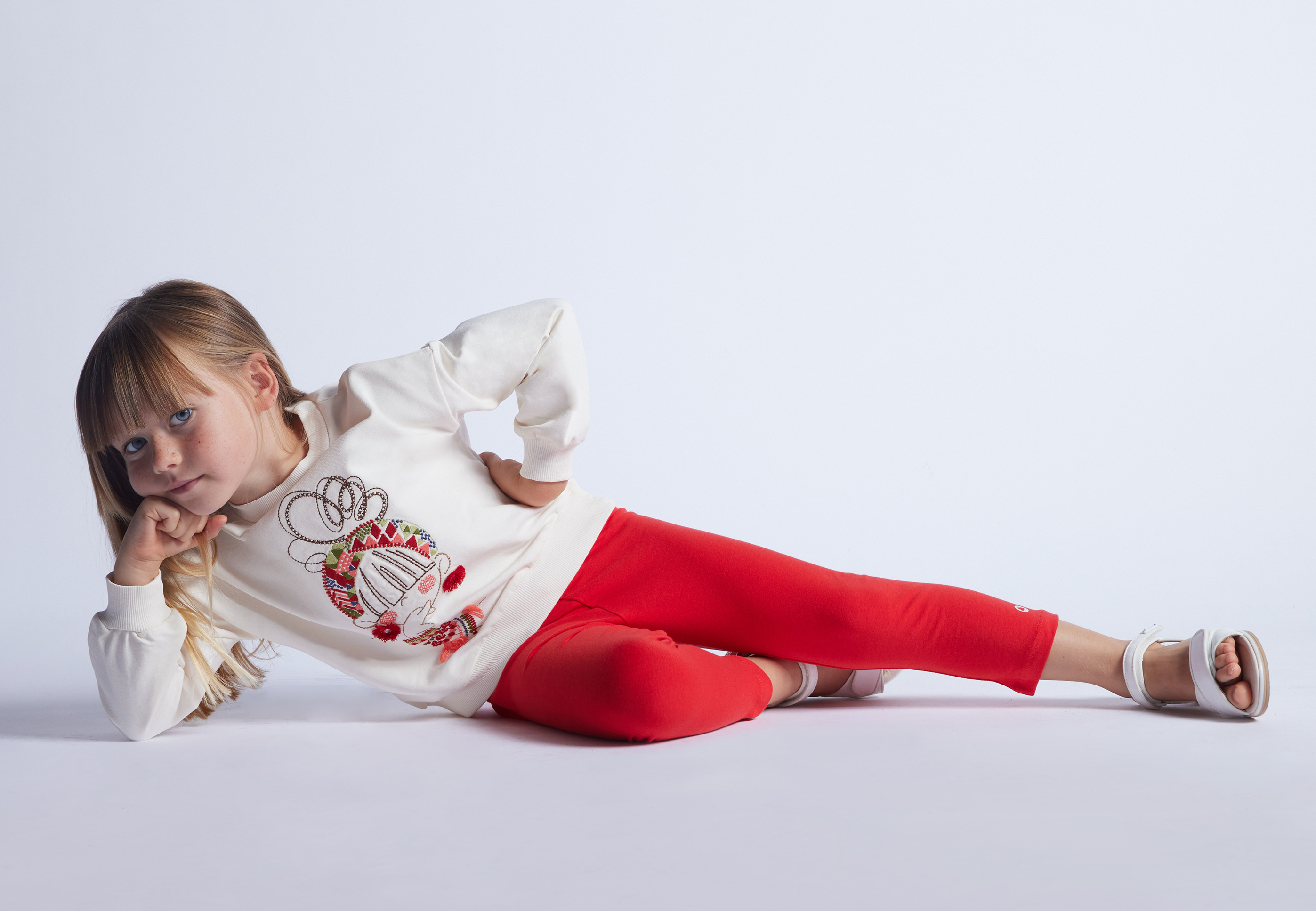 Moletom feminino bordado Better Cotton, cor off-white