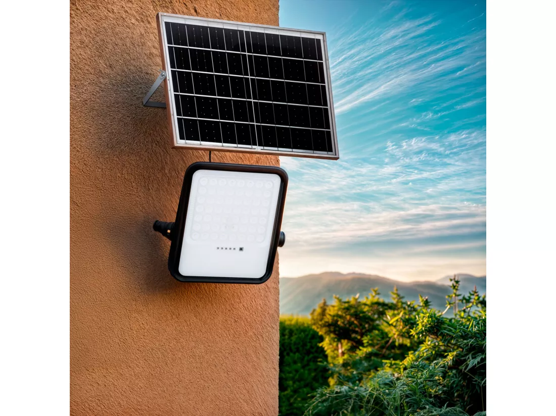 Projecteur Solaire Extérieur LED Nurda 30W 3200 lm IP65 avec Télécommande 4000K Blanc neutre