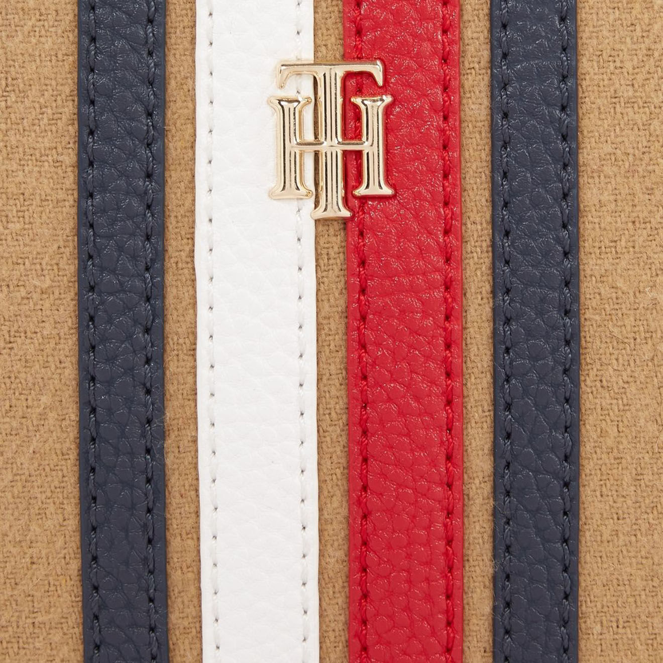 Tommy Hilfiger Sac bandoulière Element Camera Melton camel - 12x19x7 cm