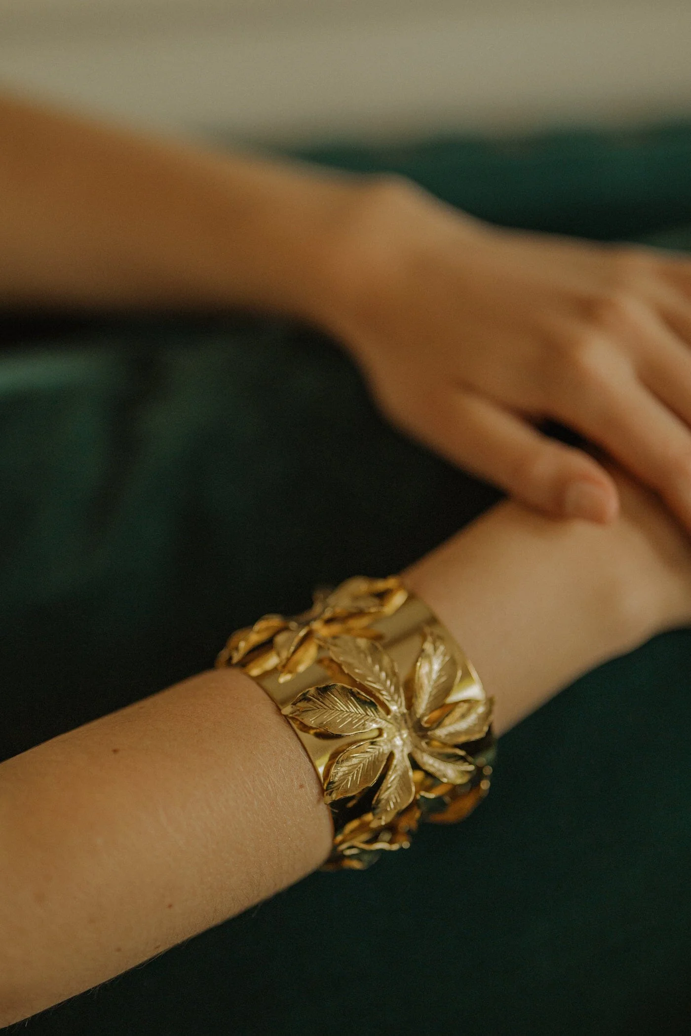 CHLORIS - Manchette fleur plaqué argent | Doré