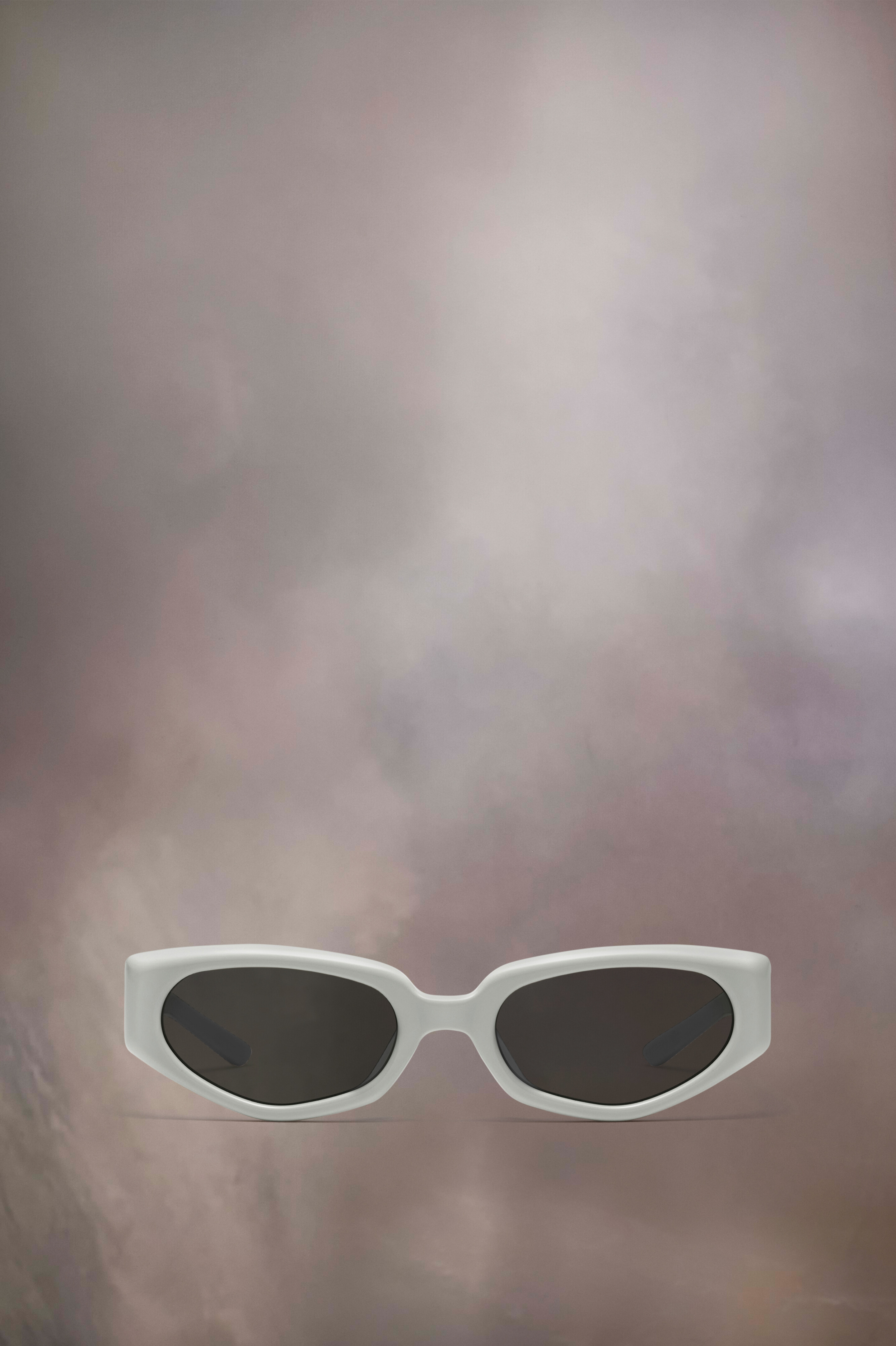 Lunettes de soleil minimalistes grises x Gentle Monster​
