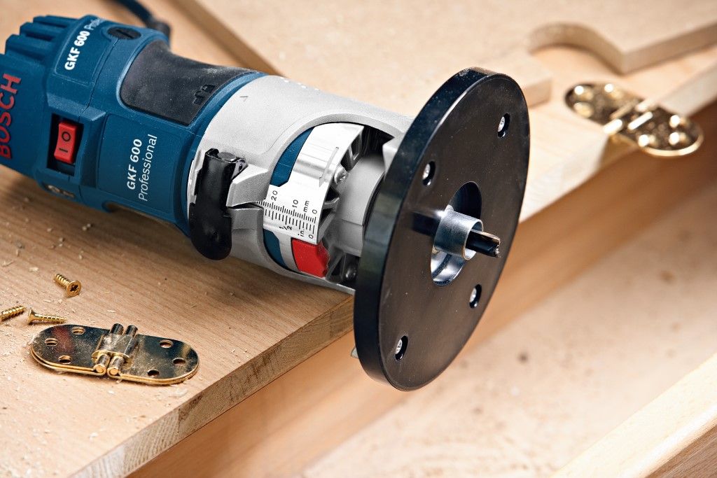 Bosch GKF 600 Kantenfreesmachine in Koffer - 060160A100